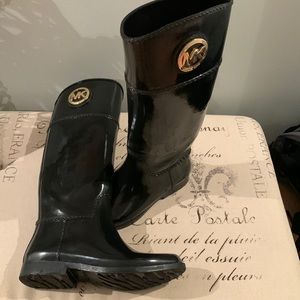 Gorgeous Michael Kors Rain boots size 7